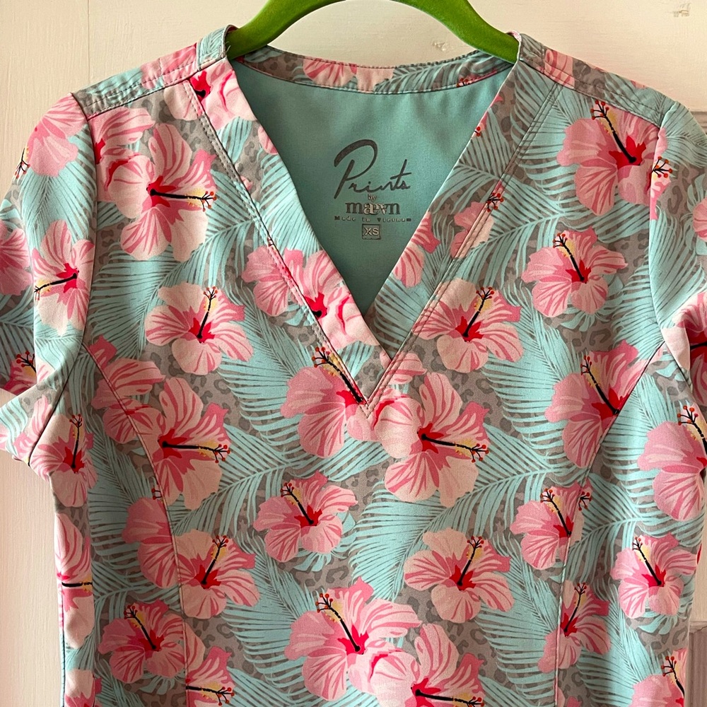 Scrub top